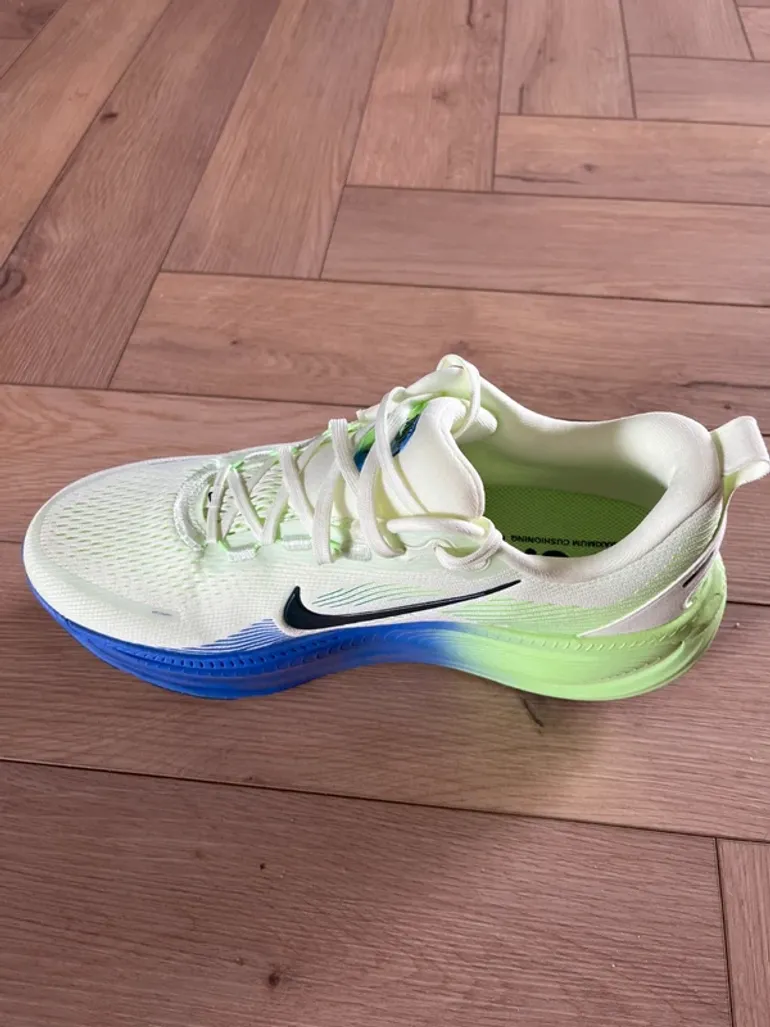 Nike Vomero 18 bike d'occasion — image 8 sur 12