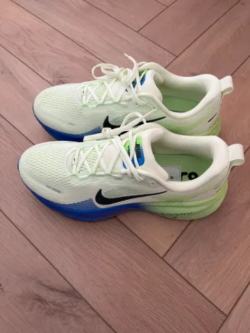 Nike Vomero 18 bike d'occasion — image 1 sur 12