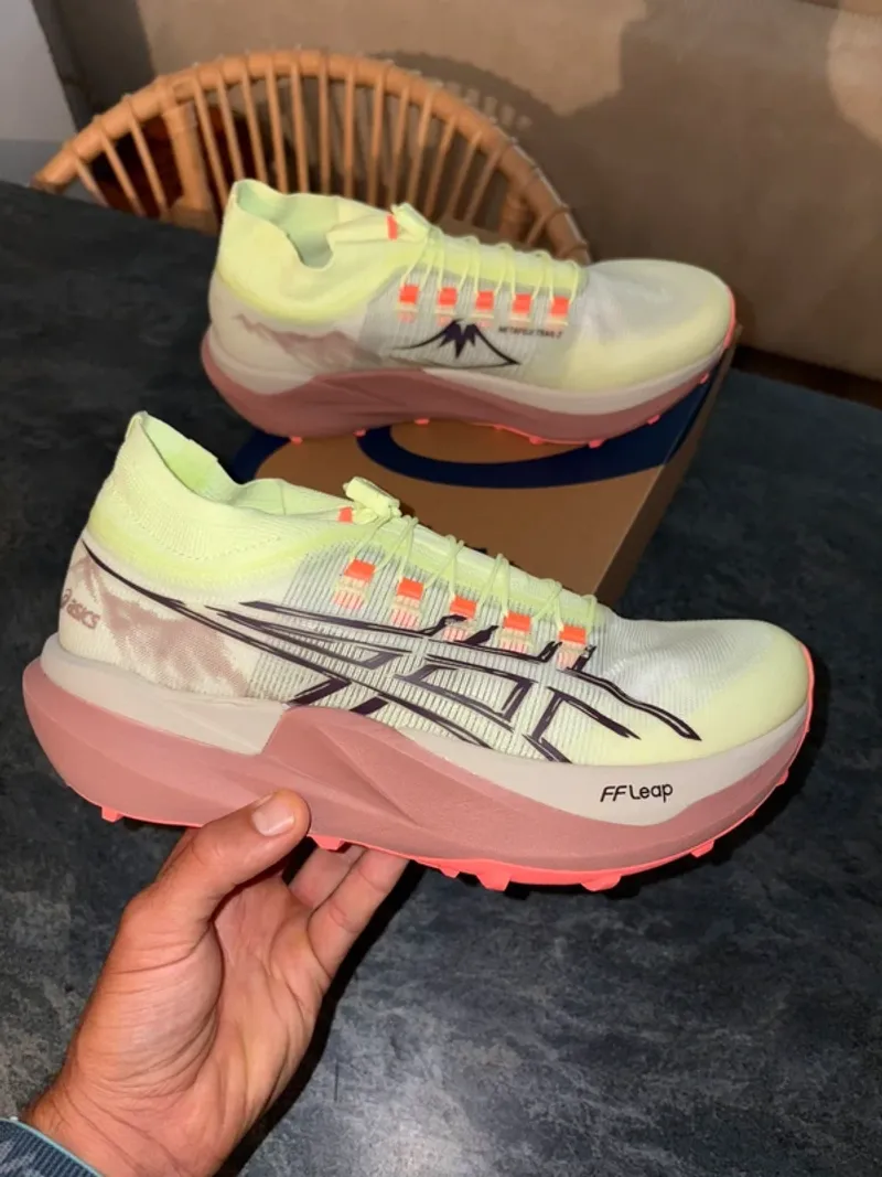 Used Asics Metafuji Trail 2 Running Shoes