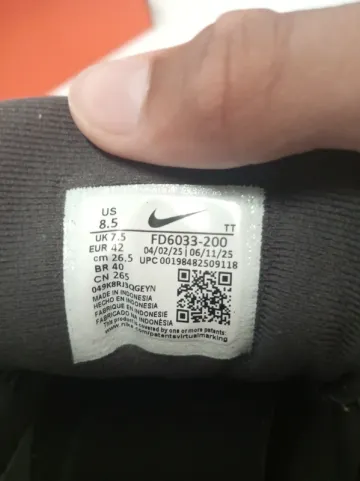 Used Nike Sneakers bike — image 5 of 5