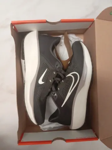 Used Nike Sneakers bike — image 1 of 5