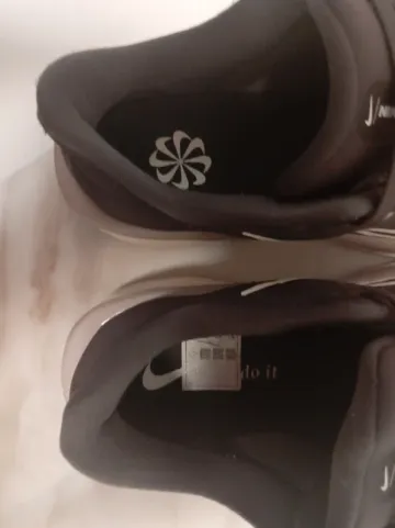 Used Nike Sneakers bike — image 4 of 5
