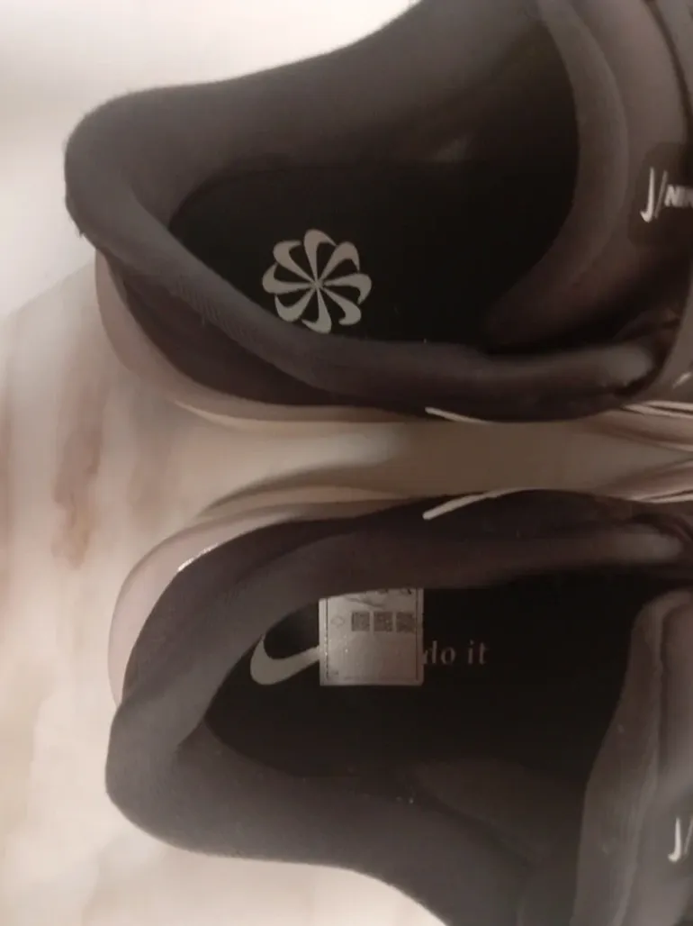 Used Nike Sneakers bike — image 4 of 5