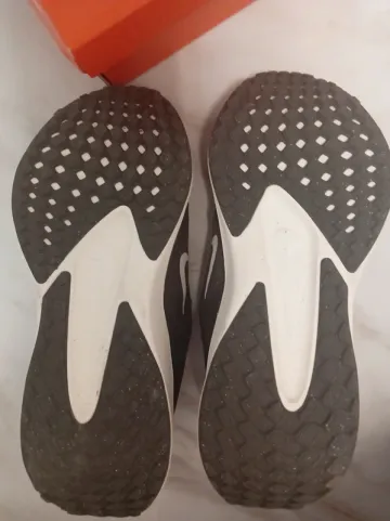 Used Nike Sneakers bike — image 3 of 5