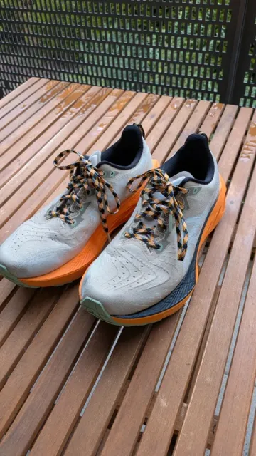 Brugt Asics Novablast TR 4 bike — billede 1 af 5