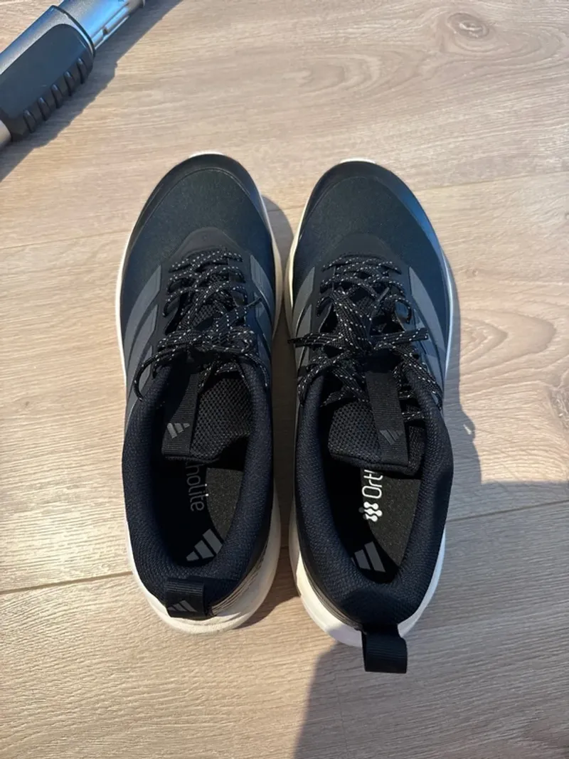 Used Adidas runners Running Shoes