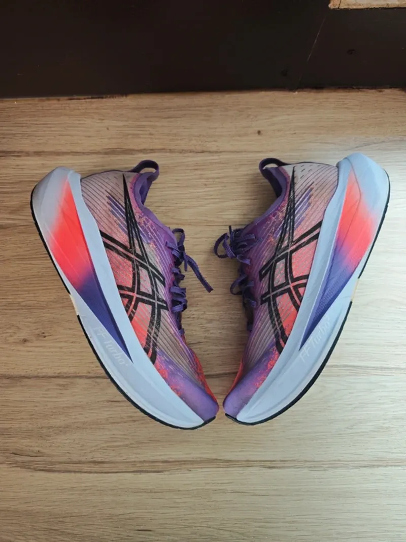 Tweedehands Asics Megablast Running Shoes