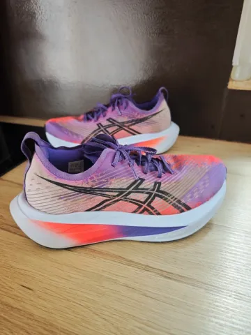 Asics Megablast bike d'occasion — image 4 sur 15