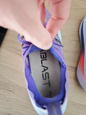 Asics Megablast bike d'occasion — image 12 sur 15
