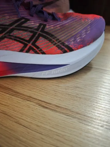 Asics Megablast bike d'occasion — image 14 sur 15