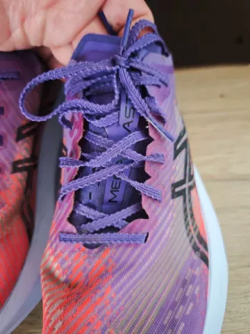 Asics Megablast bike d'occasion — image 10 sur 15
