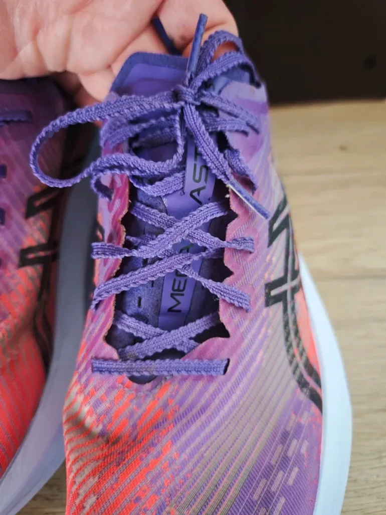 Asics Megablast bike d'occasion — image 10 sur 15