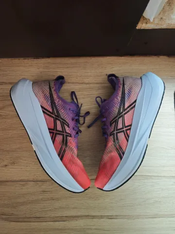 Asics Megablast bike d'occasion — image 2 sur 15