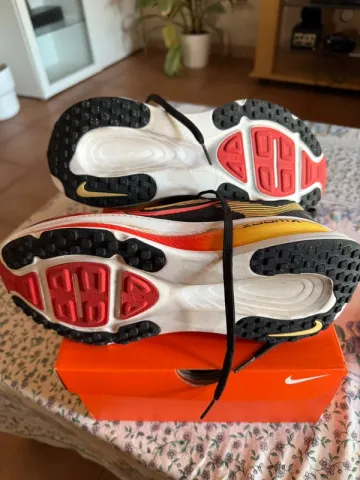 Used Nike Vomero 18 bike — image 3 of 4