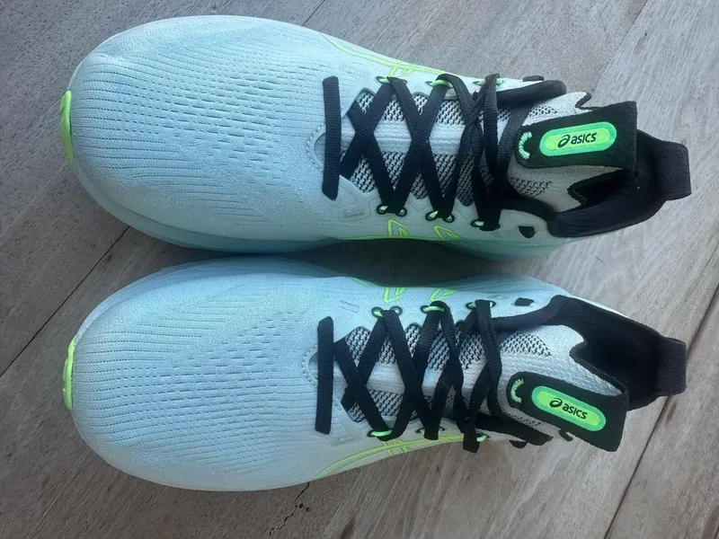Used Asics Gel-Nimbus 28 Running Shoes