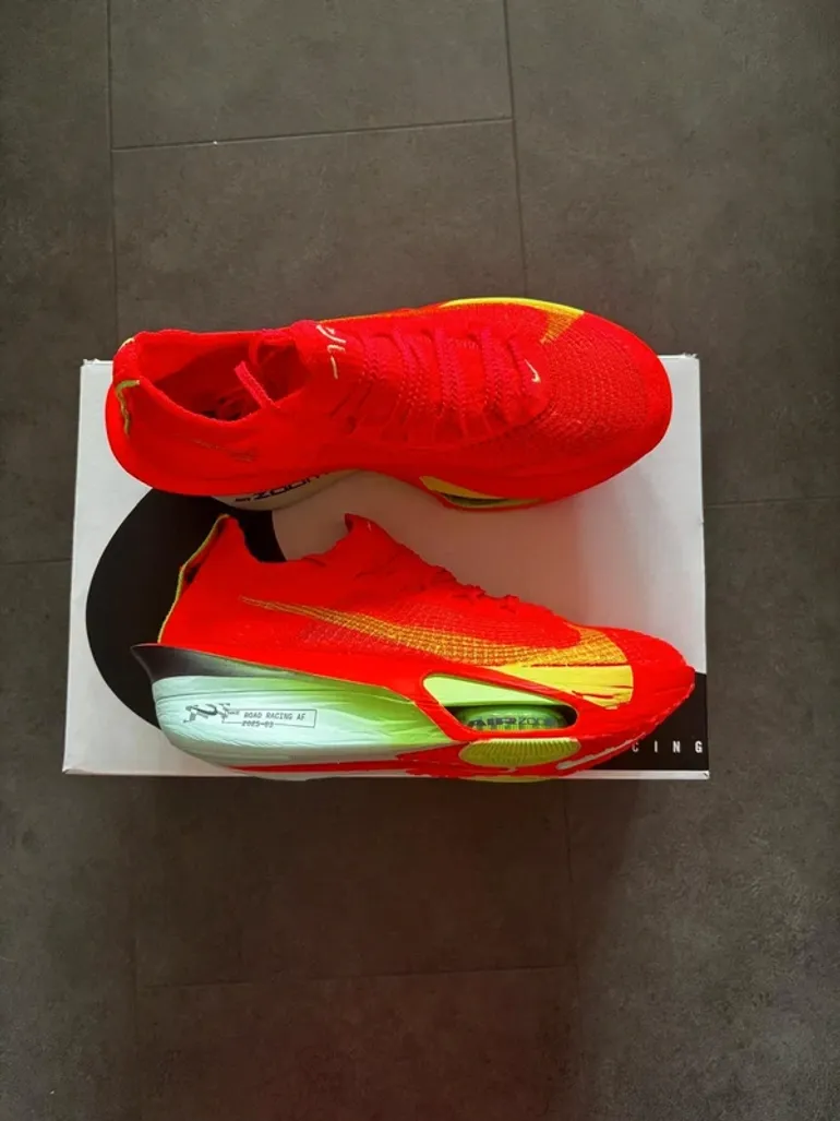Used Nike Air Zoom Alphafly NEXT% 3 bike — image 8 of 9