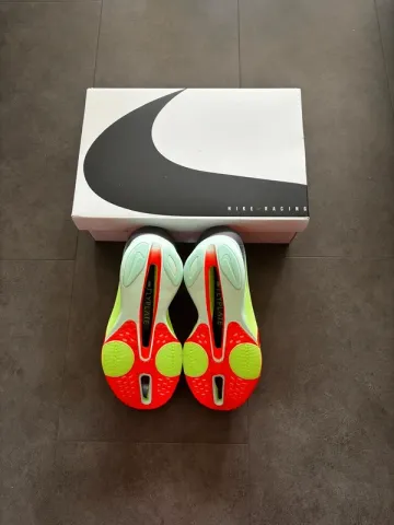 Used Nike Air Zoom Alphafly NEXT% 3 bike — image 4 of 9