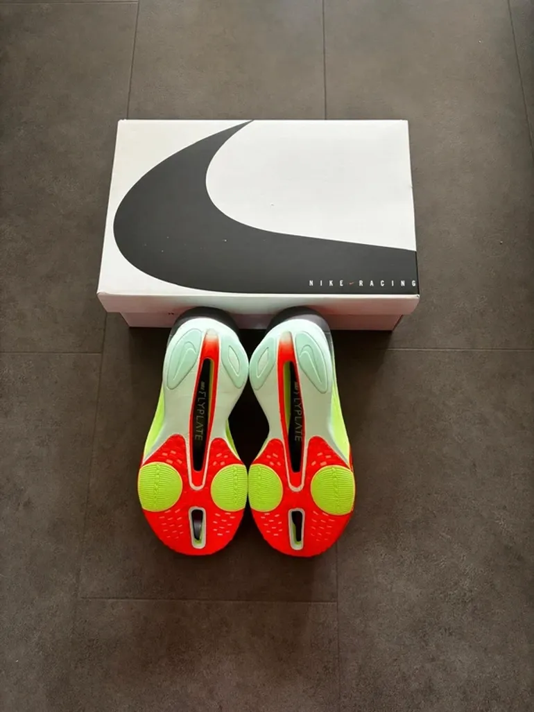 Used Nike Air Zoom Alphafly NEXT% 3 bike — image 4 of 9