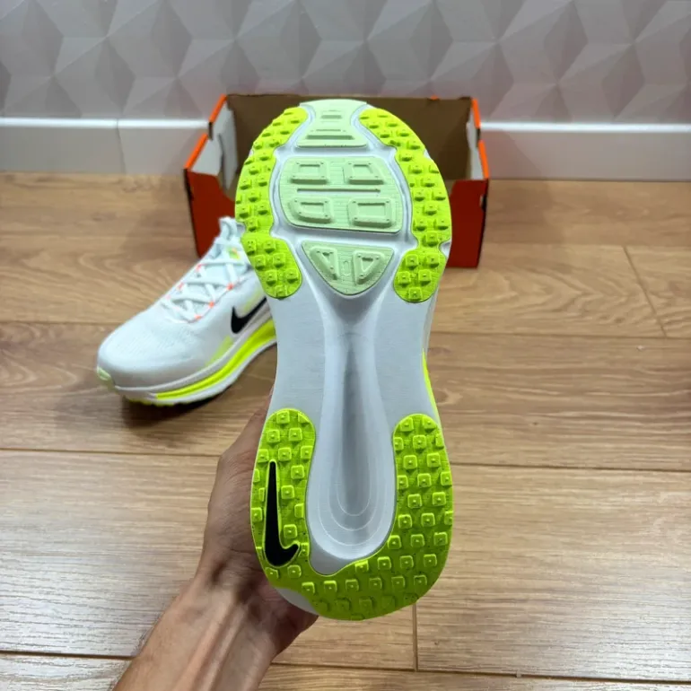 Tweedehands Jordan Vomero 18 bike — afbeelding 5 van 9