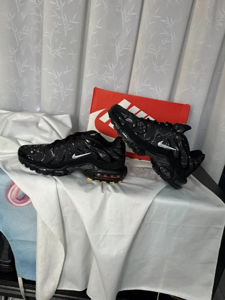 Used Nike Air Max Plus TN bike — image 3 of 8