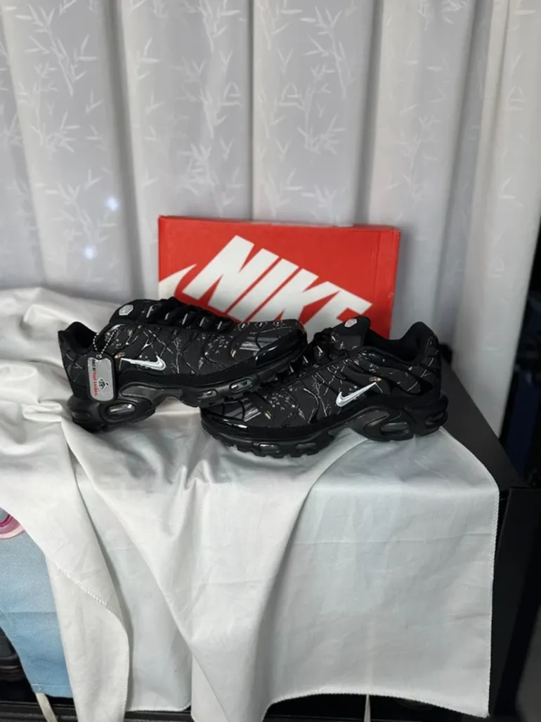 Used Nike Air Max Plus TN bike — image 2 of 8