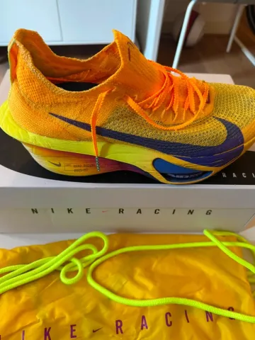 Used Orange AIR Zoom Alphafly bike — image 2 of 5