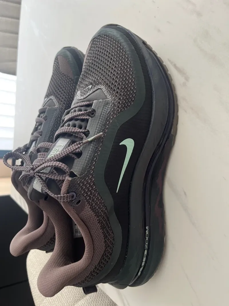 Nike Sneakers Running Shoes usato
