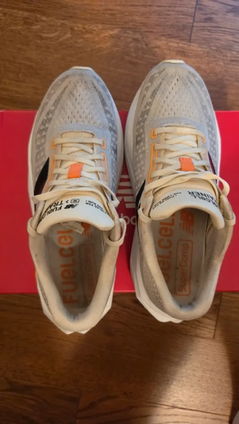 Used New Balance Supercomp Trainer V3 bike — image 3 of 6