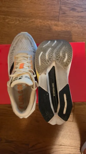 Used New Balance Supercomp Trainer V3 bike — image 5 of 6