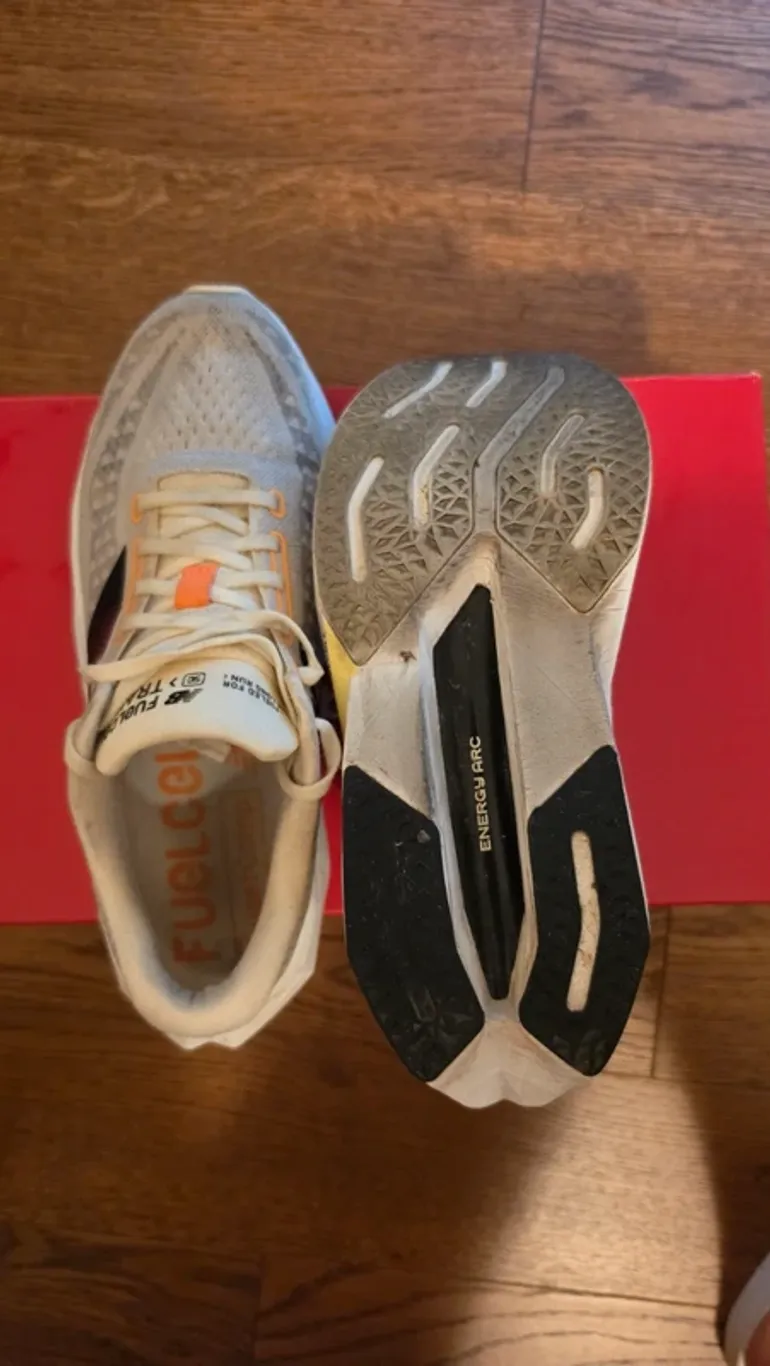 Used New Balance Supercomp Trainer V3 bike — image 5 of 6
