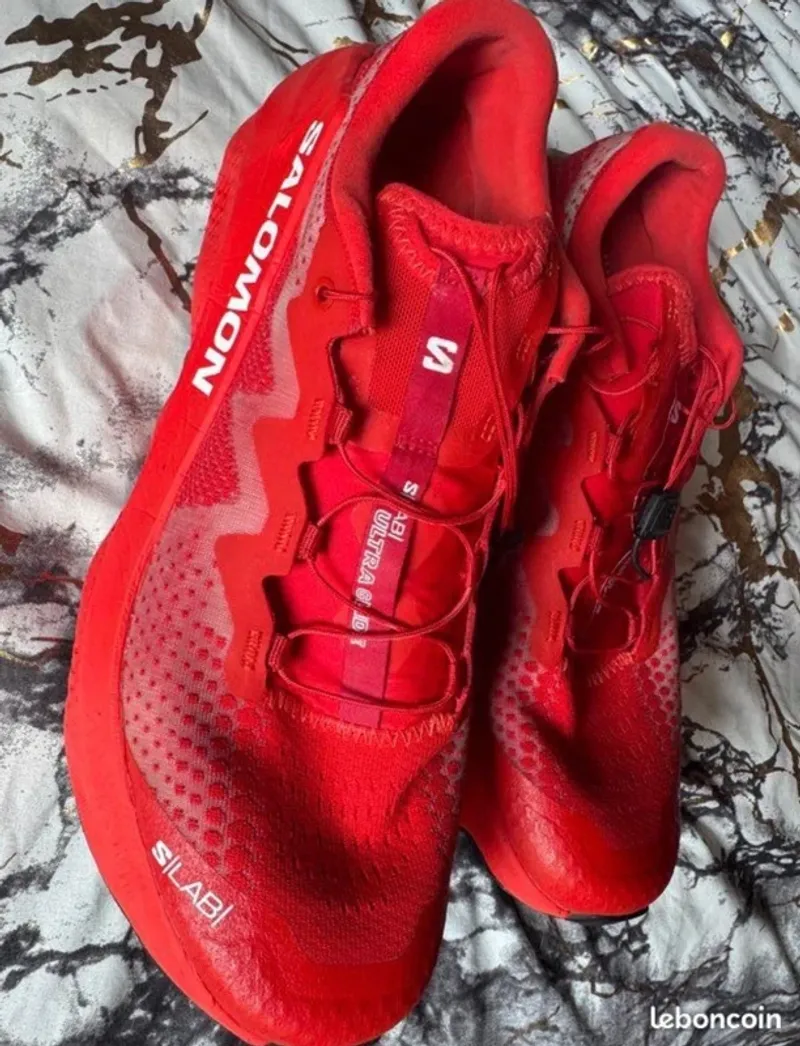 Used Salomon Ultra Glide 1.5 Running Shoes