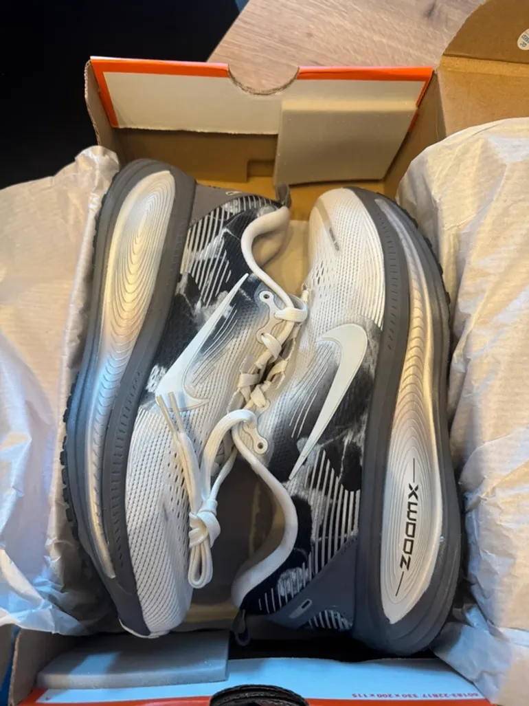 Nike Vomero 18 SE bike d'occasion — image 8 sur 9