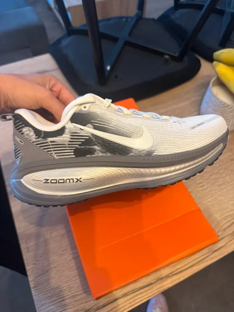 Nike Vomero 18 SE bike d'occasion — image 5 sur 9