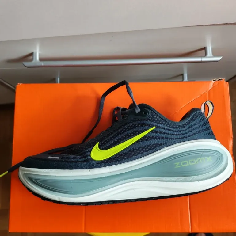 Käytetty Nike Vomero Plus ZoomX bike — kuva 3 / 14