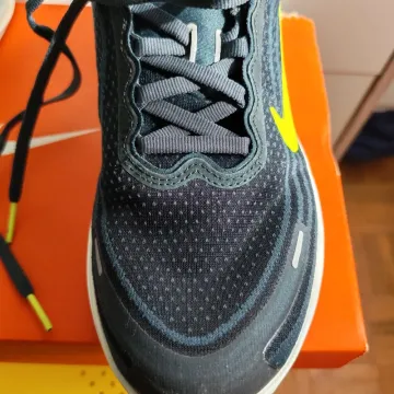 Käytetty Nike Vomero Plus ZoomX bike — kuva 11 / 14
