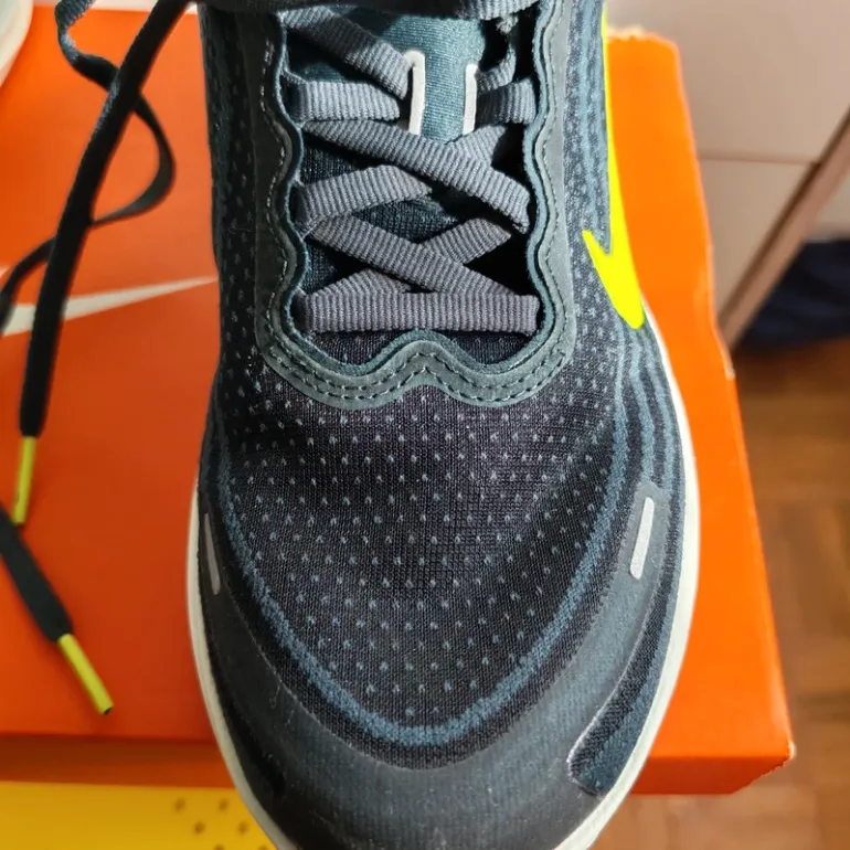 Käytetty Nike Vomero Plus ZoomX bike — kuva 11 / 14