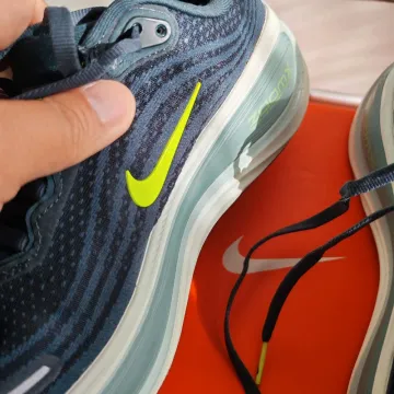 Käytetty Nike Vomero Plus ZoomX bike — kuva 13 / 14