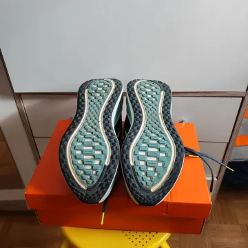 Käytetty Nike Vomero Plus ZoomX bike — kuva 6 / 14