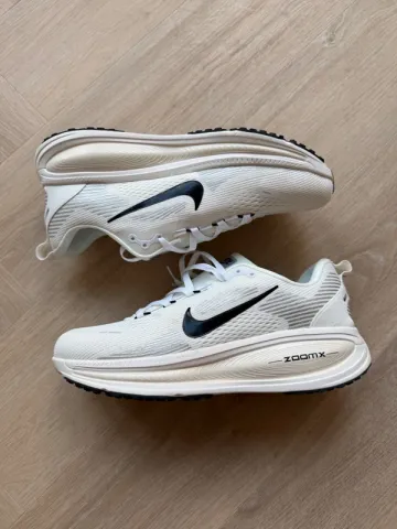Nike Vomero 18 bike d'occasion — image 1 sur 7