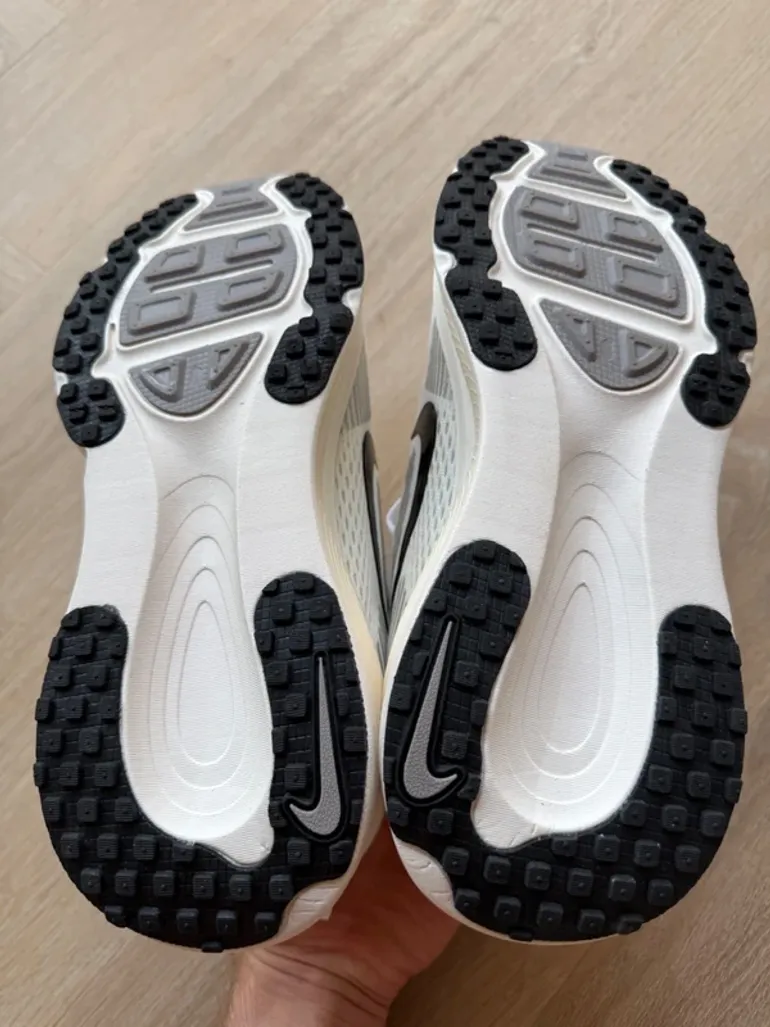 Nike Vomero 18 bike d'occasion — image 7 sur 7