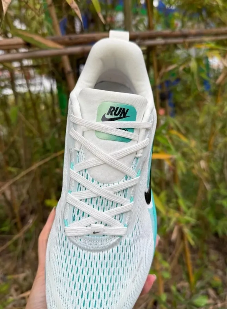 Nike Vomero 18 ZoomX bike d'occasion — image 7 sur 8