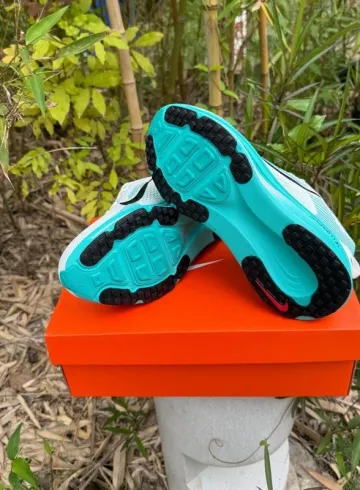 Nike Vomero 18 ZoomX bike d'occasion — image 5 sur 8