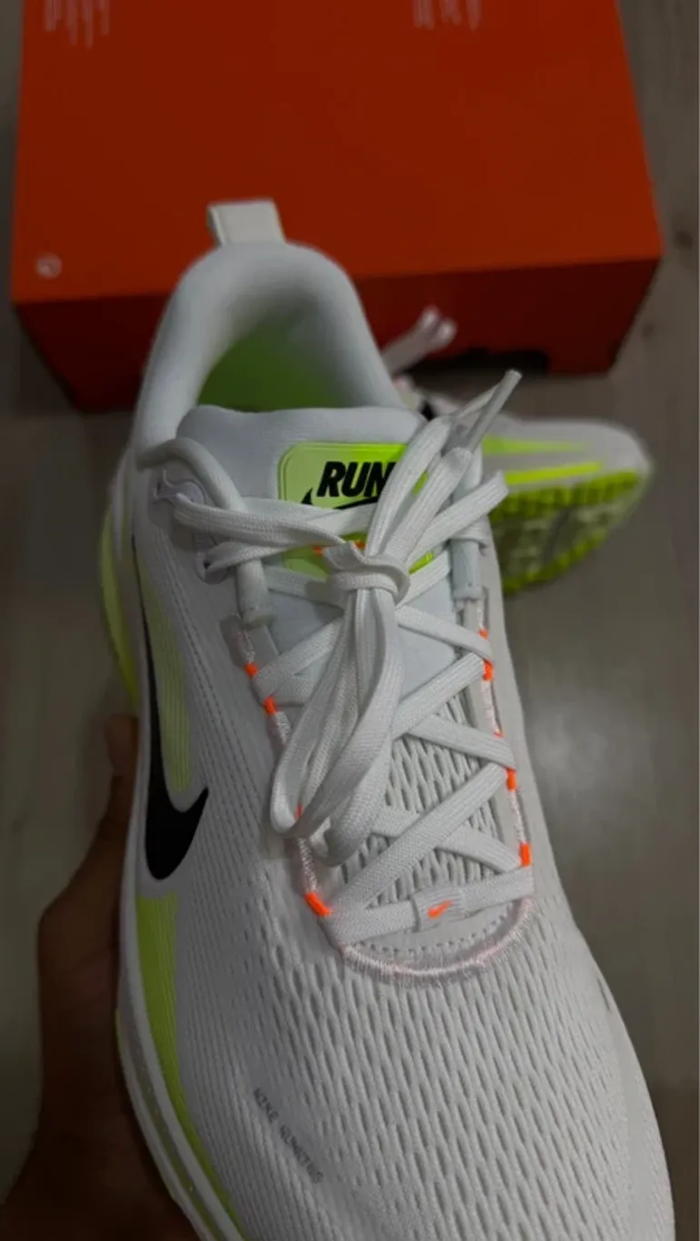 Used Nike Vomero 18 bike — image 3 of 11