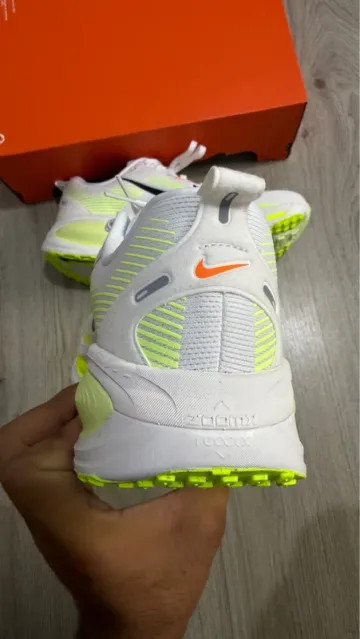 Used Nike Vomero 18 bike — image 7 of 11