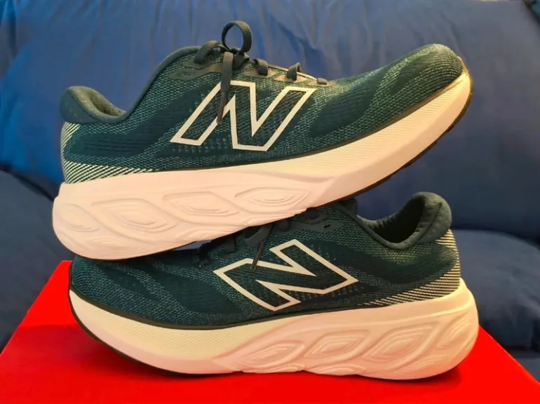 Used New Balance Fresh Foam X 880 v15 bike — image 2 of 14