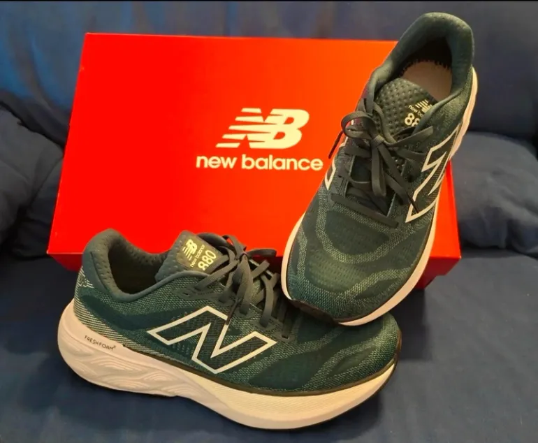 Used New Balance Fresh Foam X 880 v15 bike — image 3 of 14