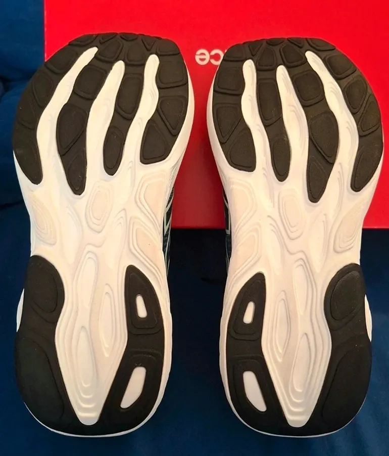 Used New Balance Fresh Foam X 880 v15 bike — image 9 of 14