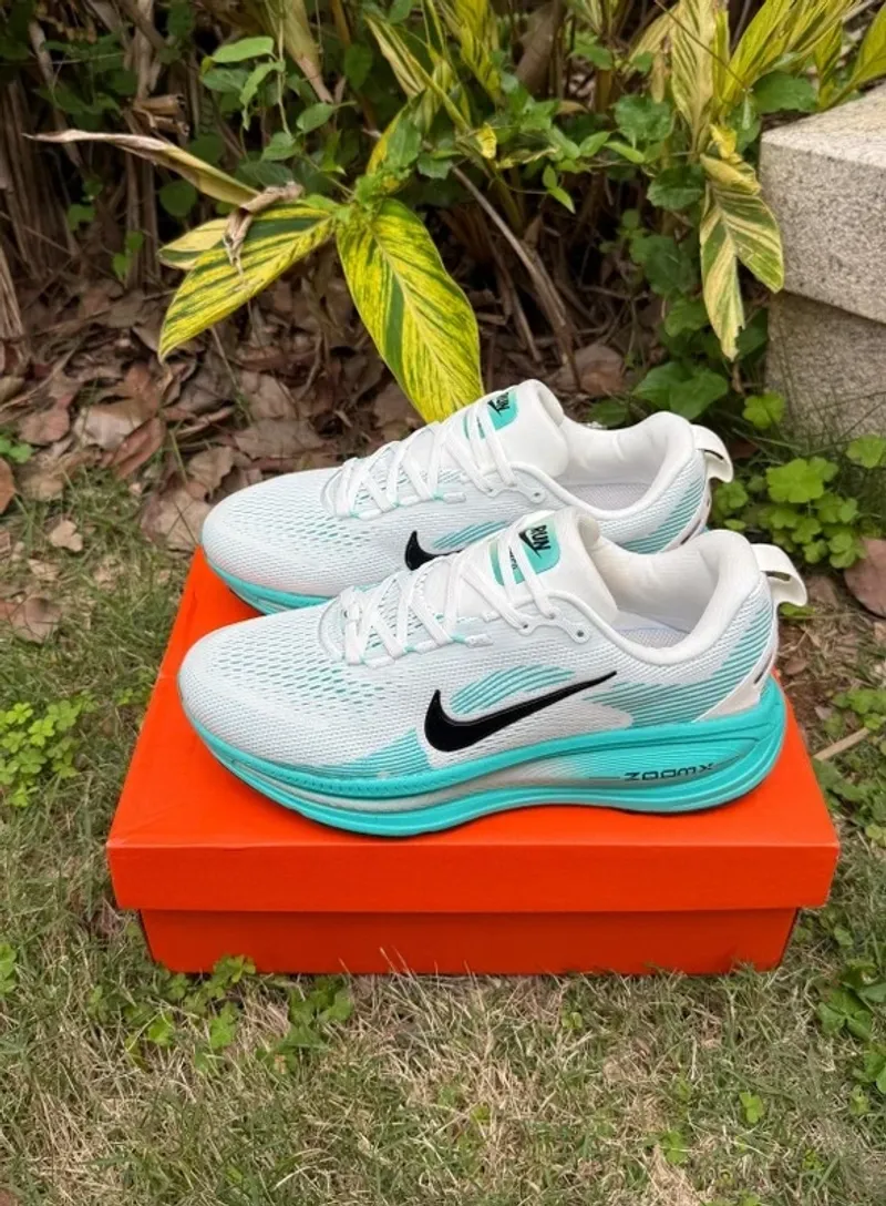 Nike Vomero 18 ZoomX Running Shoes d'occasion