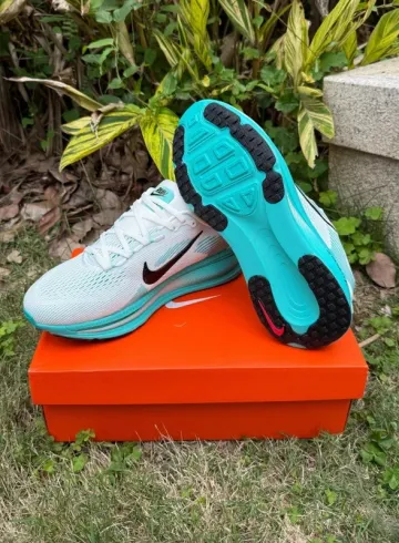 Used Nike Vomero 18 ZoomX bike — image 5 of 8