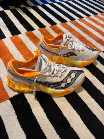 Brugt Saucony Endorphin Pro 4 bike — billede 1 af 4